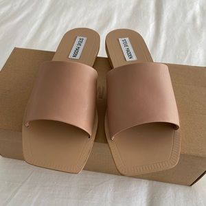 Steve Madden Nixi Nude Sandal (Size 7.0)